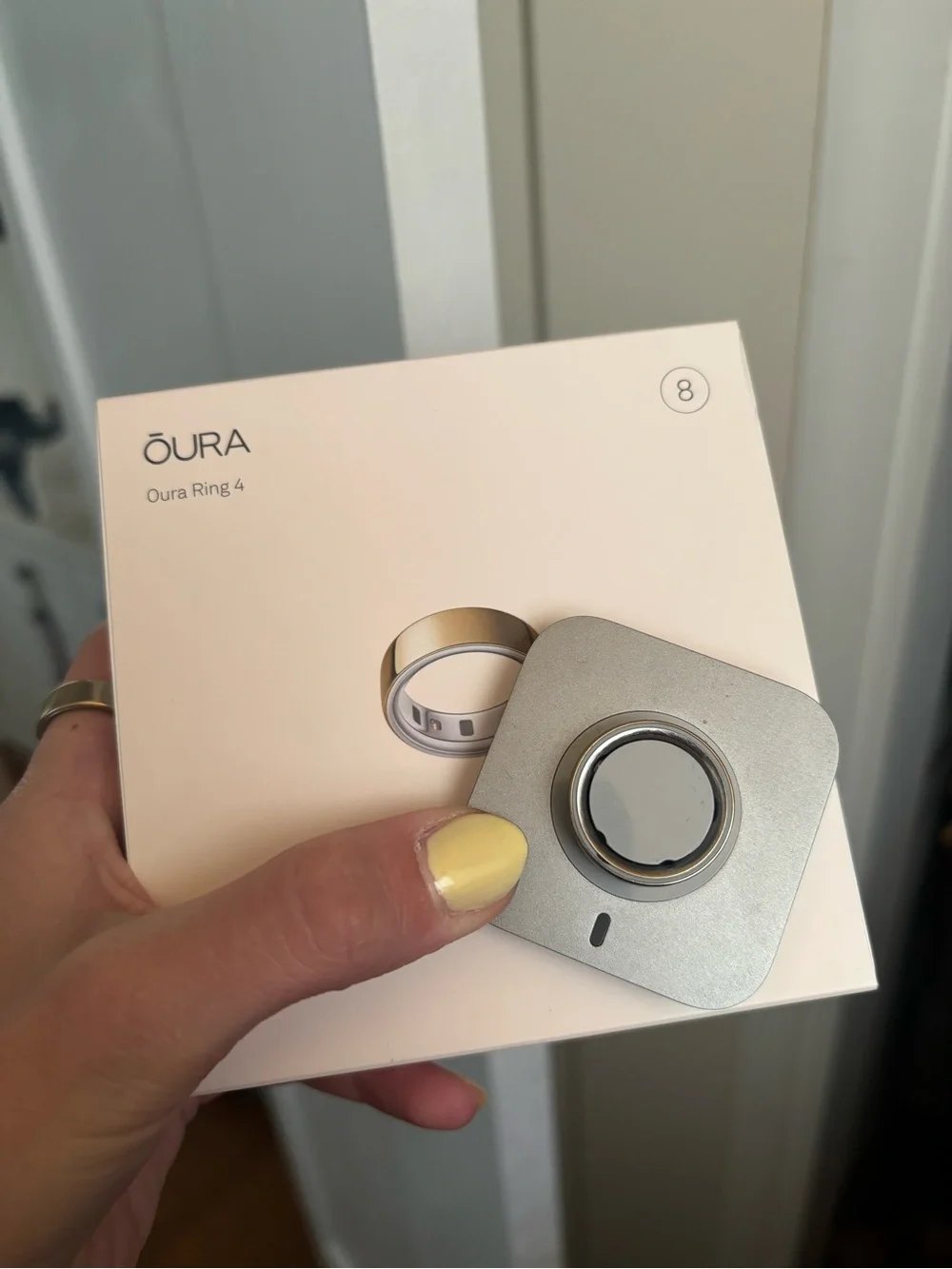 Oura Ring 4 Gold (size 8)